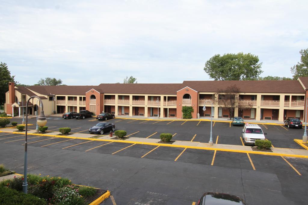 Days Inn Kansas City-Worlds Of Fun Exterior foto